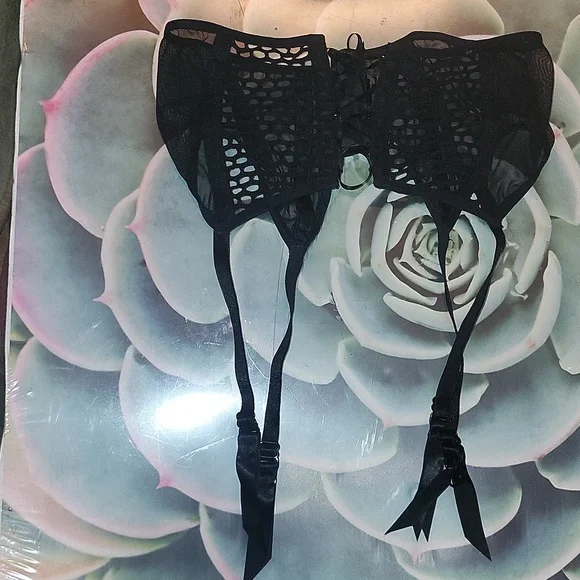 Seduction by Frederick's of Hollywood 3 Piece Lingerie Set Small - Picture 13 of 15